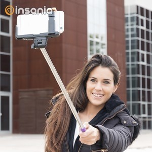 Palo de selfis con mando a distancia incorporado Palo de selfis con mando a distancia incorporado