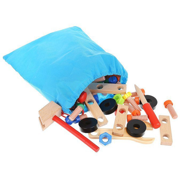 Atelier pour enfants avec accessoires en bois