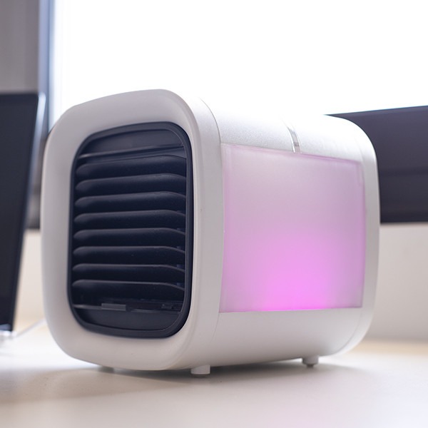 Mini Climatizador a Vapor Portátil com LED Frosty Insania