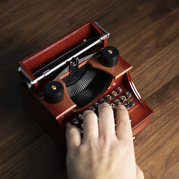Machine à écrire plastique