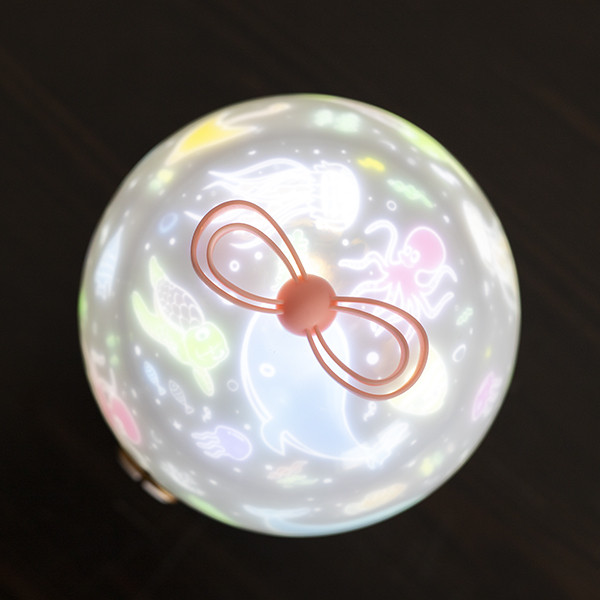 Lampe de projecteur rotative pour enfants
