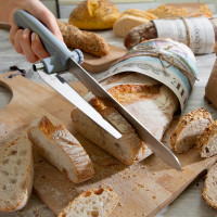 Couteau à pain avec guide de coupe réglable