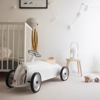 Cochecito retro blanco para niños
