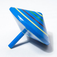 Peonzas de madera coloridas